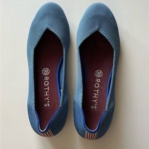Rare/Retired Blue Round Toe Rothy’s Flats with red and white stripe